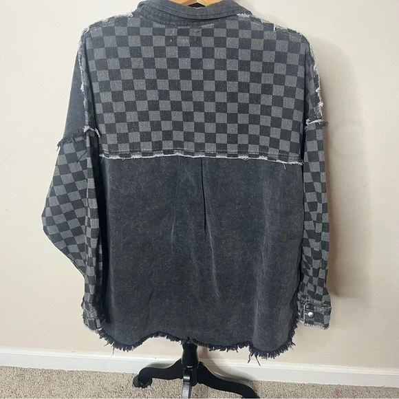 Oli & Hali Black Gray Mineral Washed Checkered Taw Edge Denim Shacket Sz M/L - Picture 9 of 9